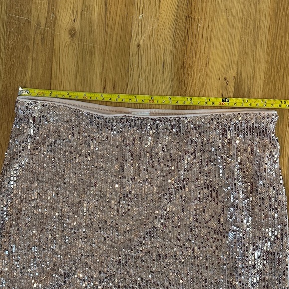 Time and Tru | Pink Sequin Skirt with small slit - Picture 7 of 13
